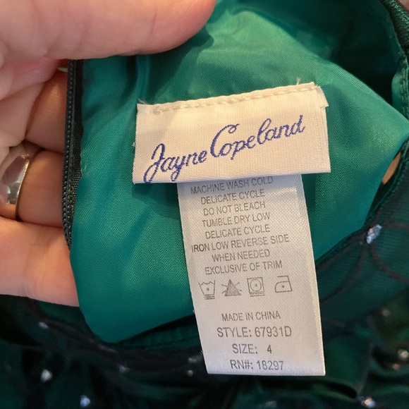 Christmas Dress! - Picture 2 of 2